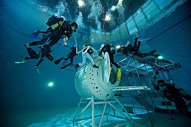 国产像素风独立游戏《世上英雄》Steam页面上线